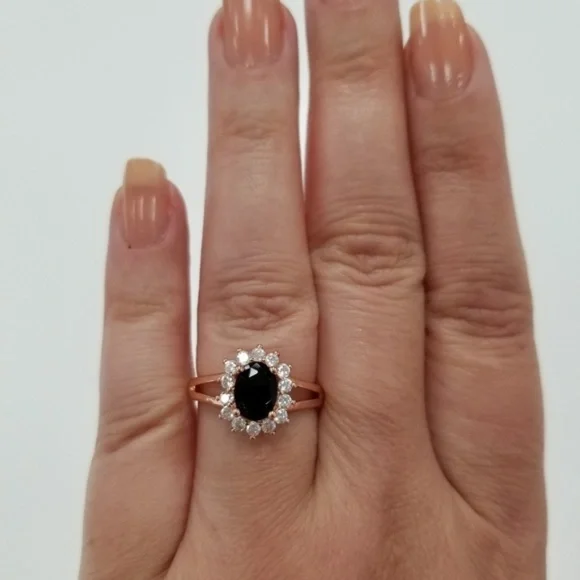 18k Rose Gold With Black Spinel Ring - Picture 7 of 8